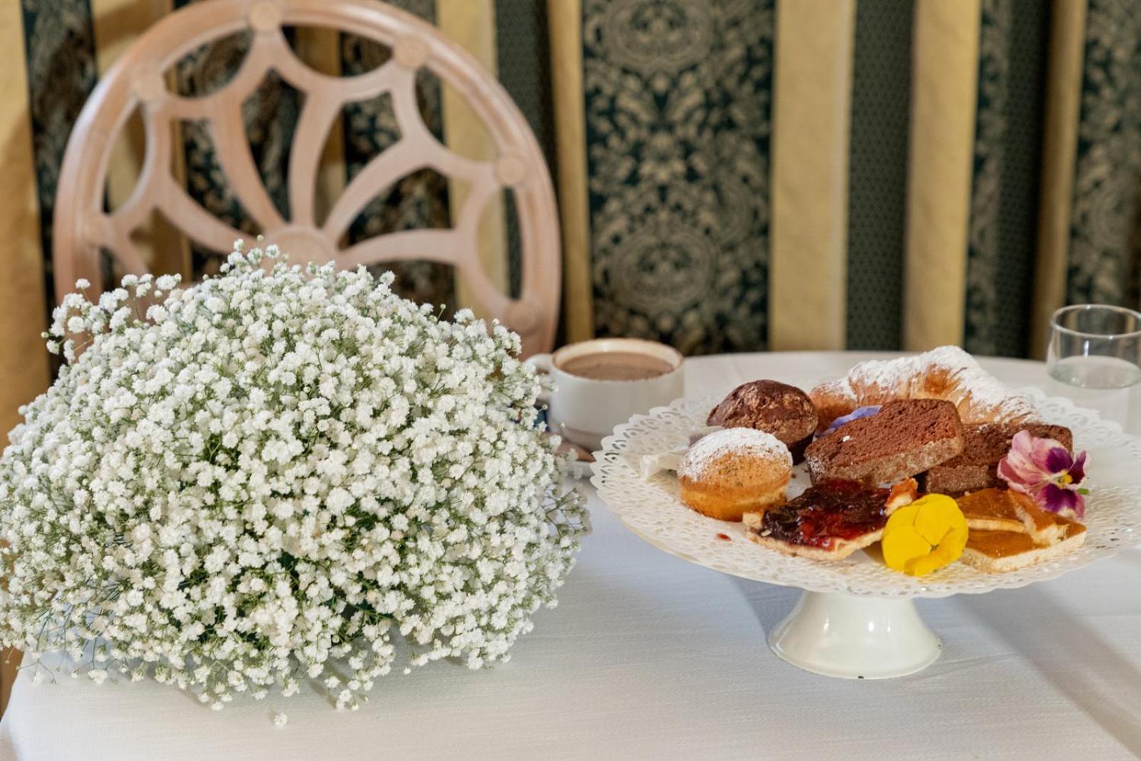 Hotel I Gigli Нола Екстериор снимка