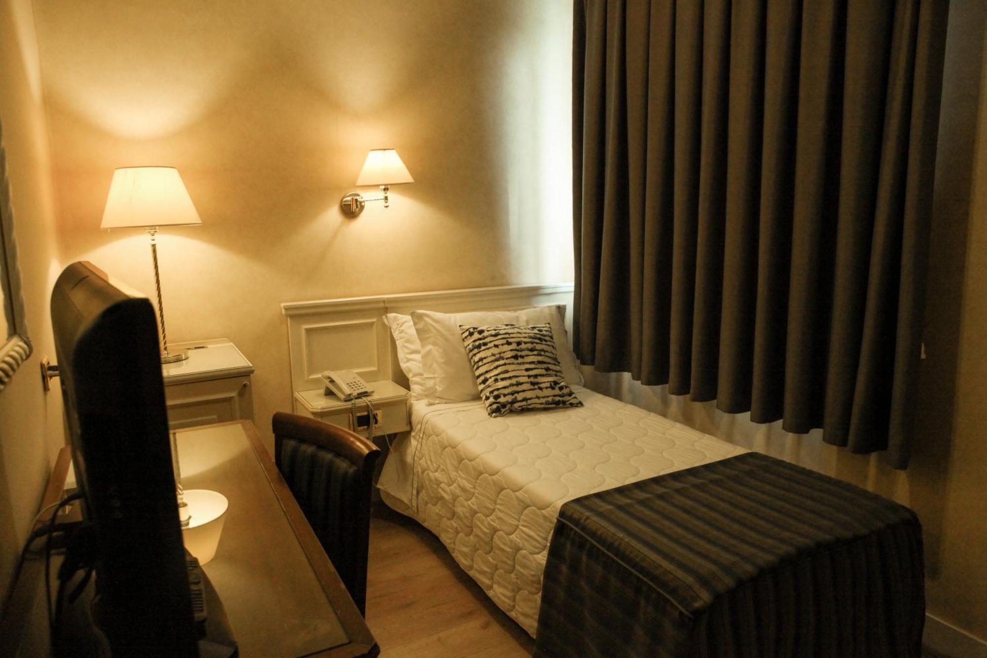Hotel I Gigli Нола Екстериор снимка
